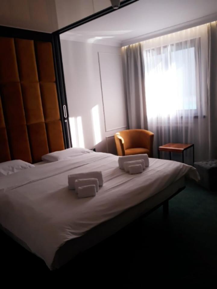 Hotel Celis Barcis Extérieur photo